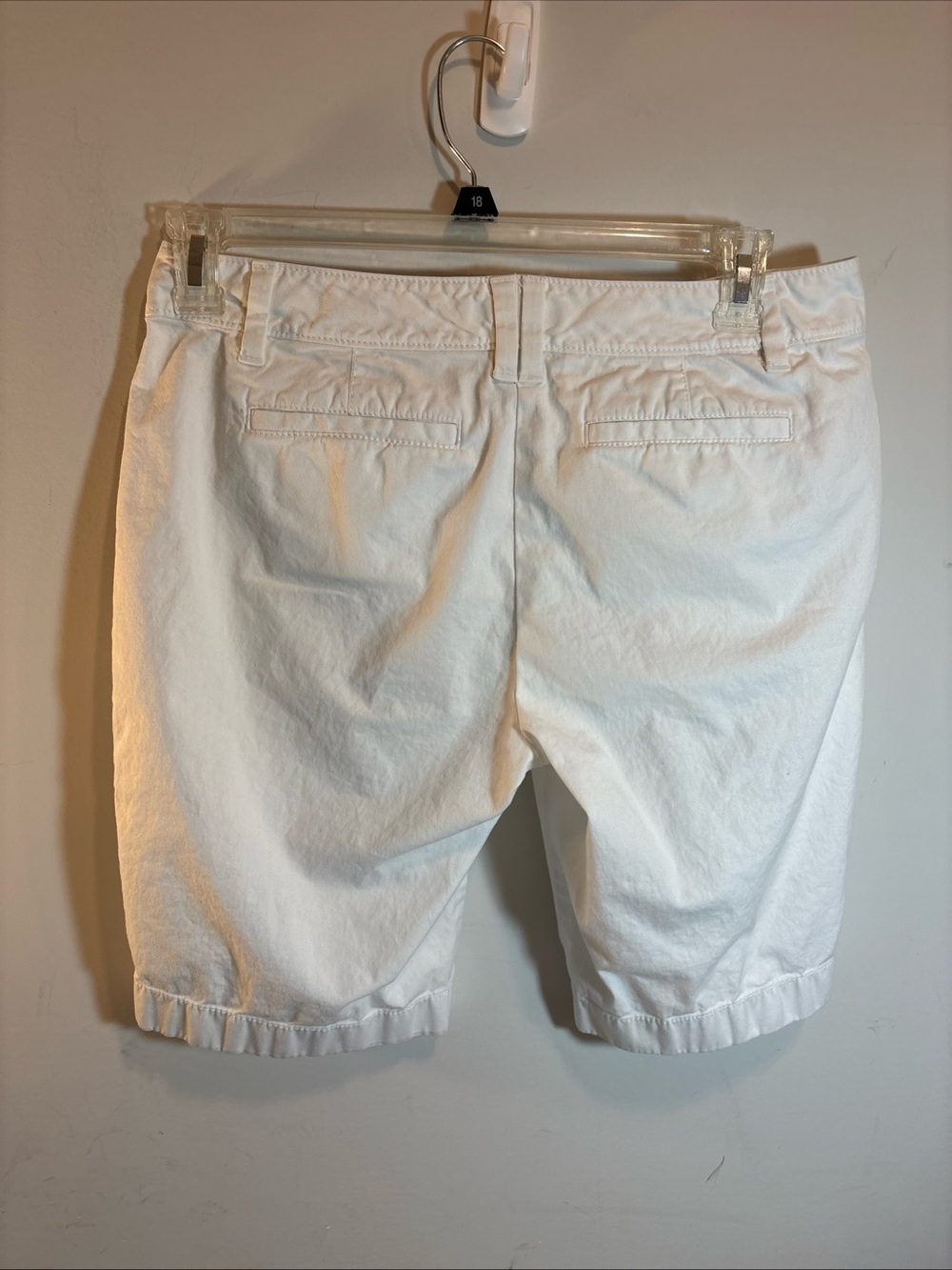 Ann Taylor Classic Women's White Cotton Bermuda Shorts. 726 - Picture 9 of 9